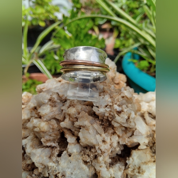 Hammered Sterling Silver ring with Gold and Copper accents - Picture 2 of 4